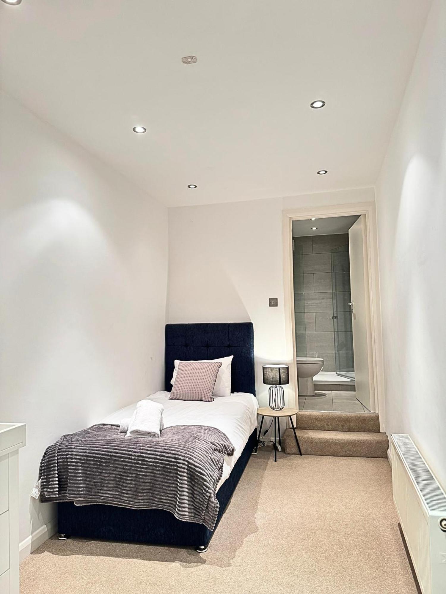The Heart Of Kensington Mews - 3 Bedrooms House-Private Entrance-Hyde Park Walk Away-Green Park 9 Minutes Underground- The Best Of London With Glamour Of Kensington Екстериор снимка