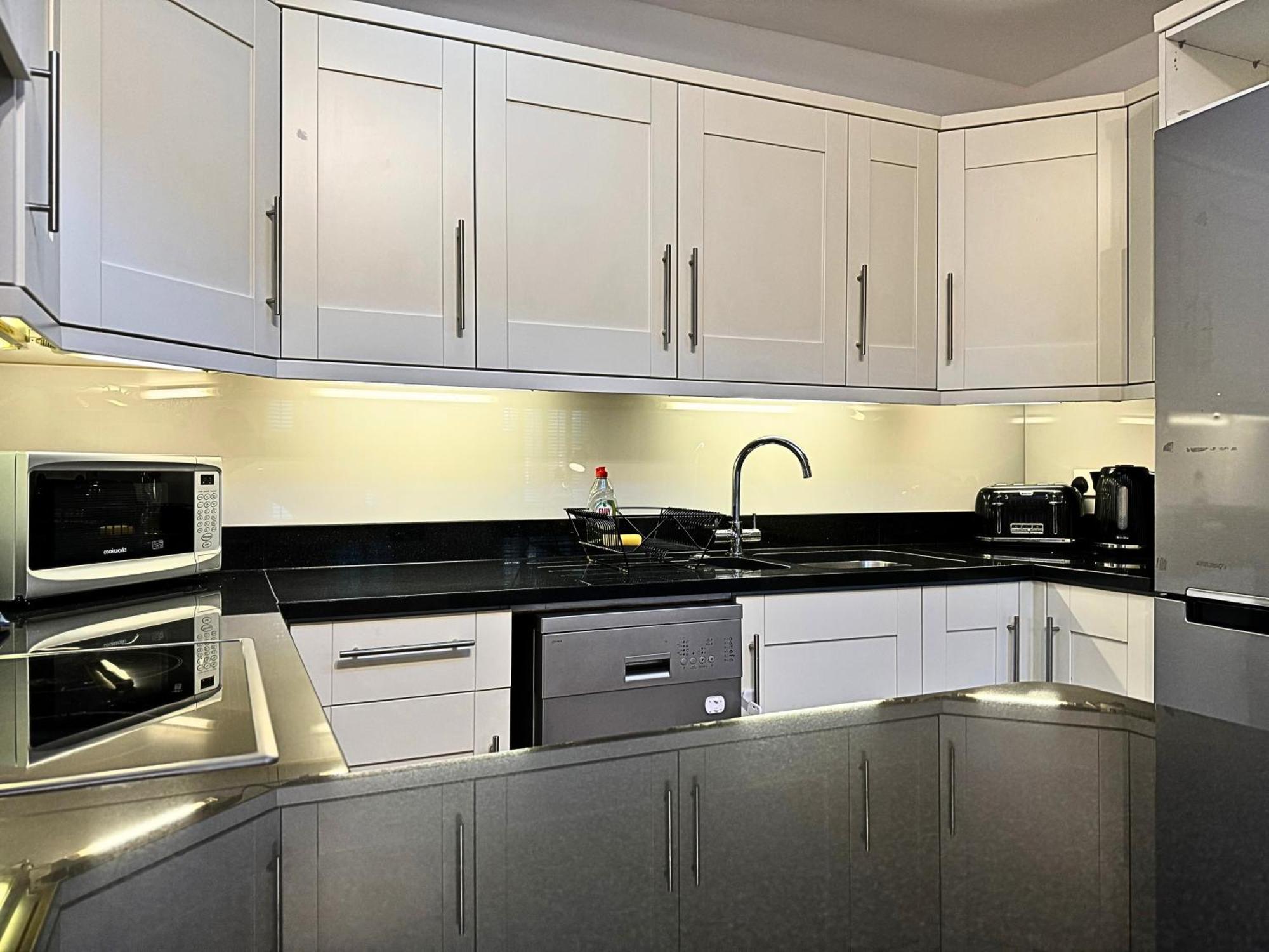 The Heart Of Kensington Mews - 3 Bedrooms House-Private Entrance-Hyde Park Walk Away-Green Park 9 Minutes Underground- The Best Of London With Glamour Of Kensington Екстериор снимка