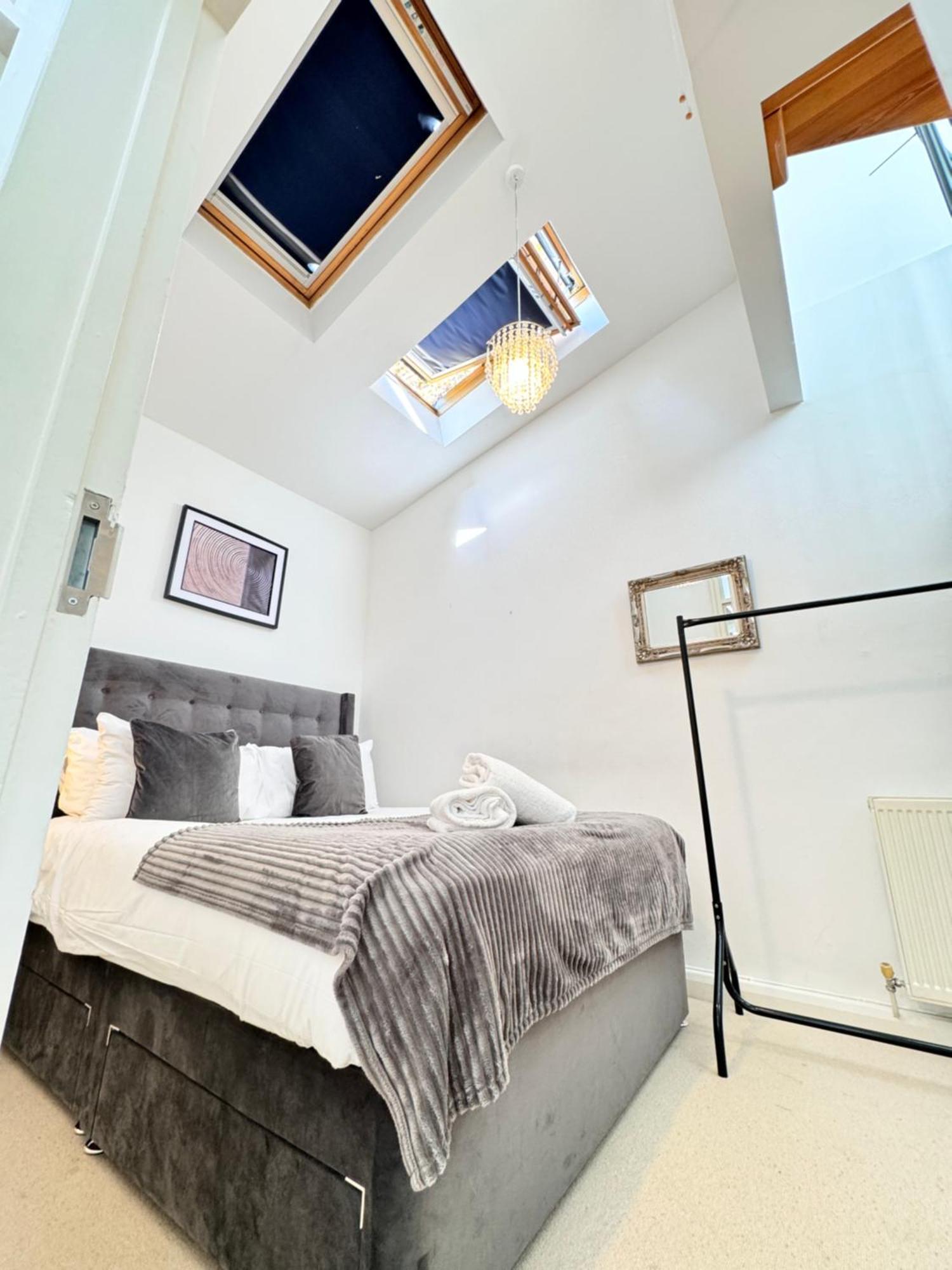 The Heart Of Kensington Mews - 3 Bedrooms House-Private Entrance-Hyde Park Walk Away-Green Park 9 Minutes Underground- The Best Of London With Glamour Of Kensington Екстериор снимка